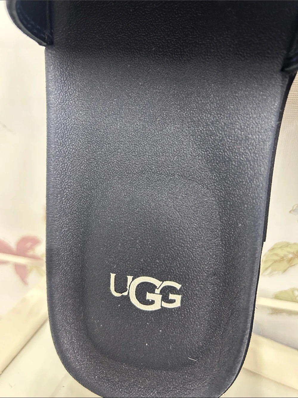 UGG simple single